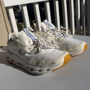 ON Running Cloudnova Form 2 In White-Ivory Sz 10